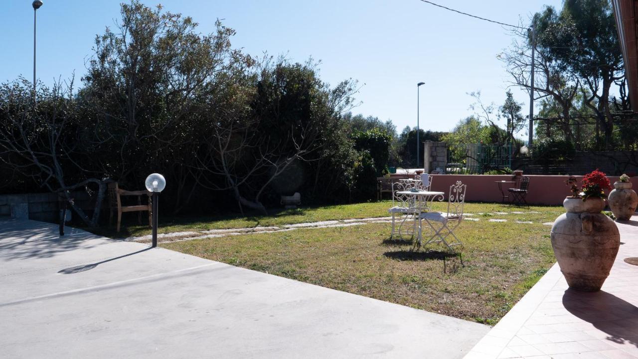 Quadrifoglio Affittacamere San Teodoro  Bagian luar foto