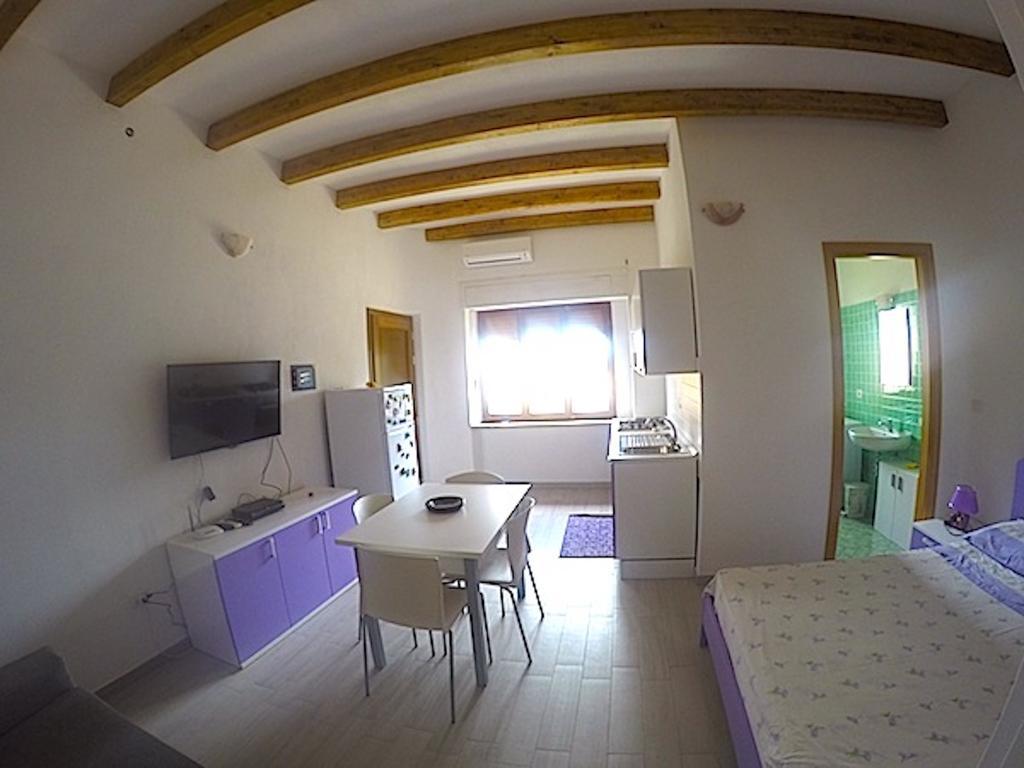 Quadrifoglio Affittacamere San Teodoro  Bagian luar foto