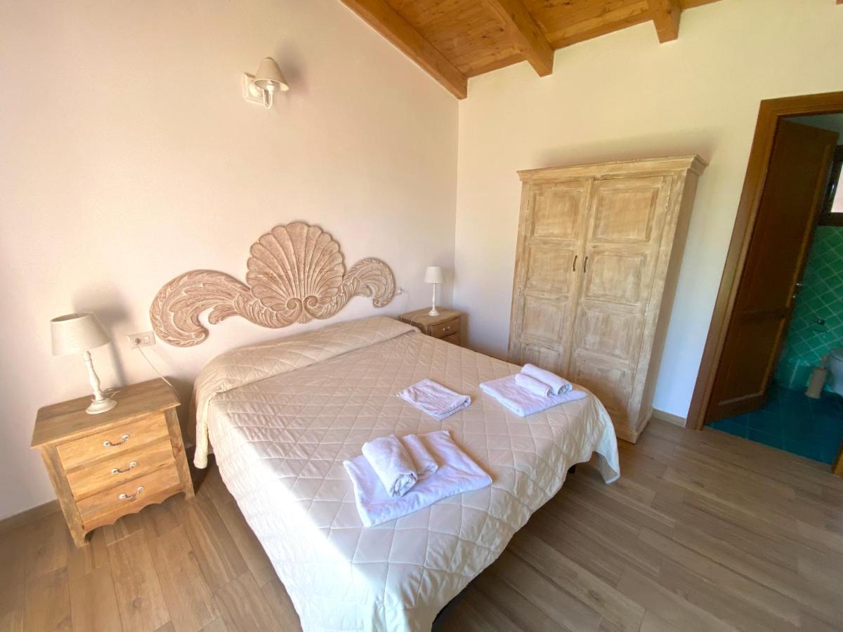 Quadrifoglio Affittacamere San Teodoro  Bagian luar foto